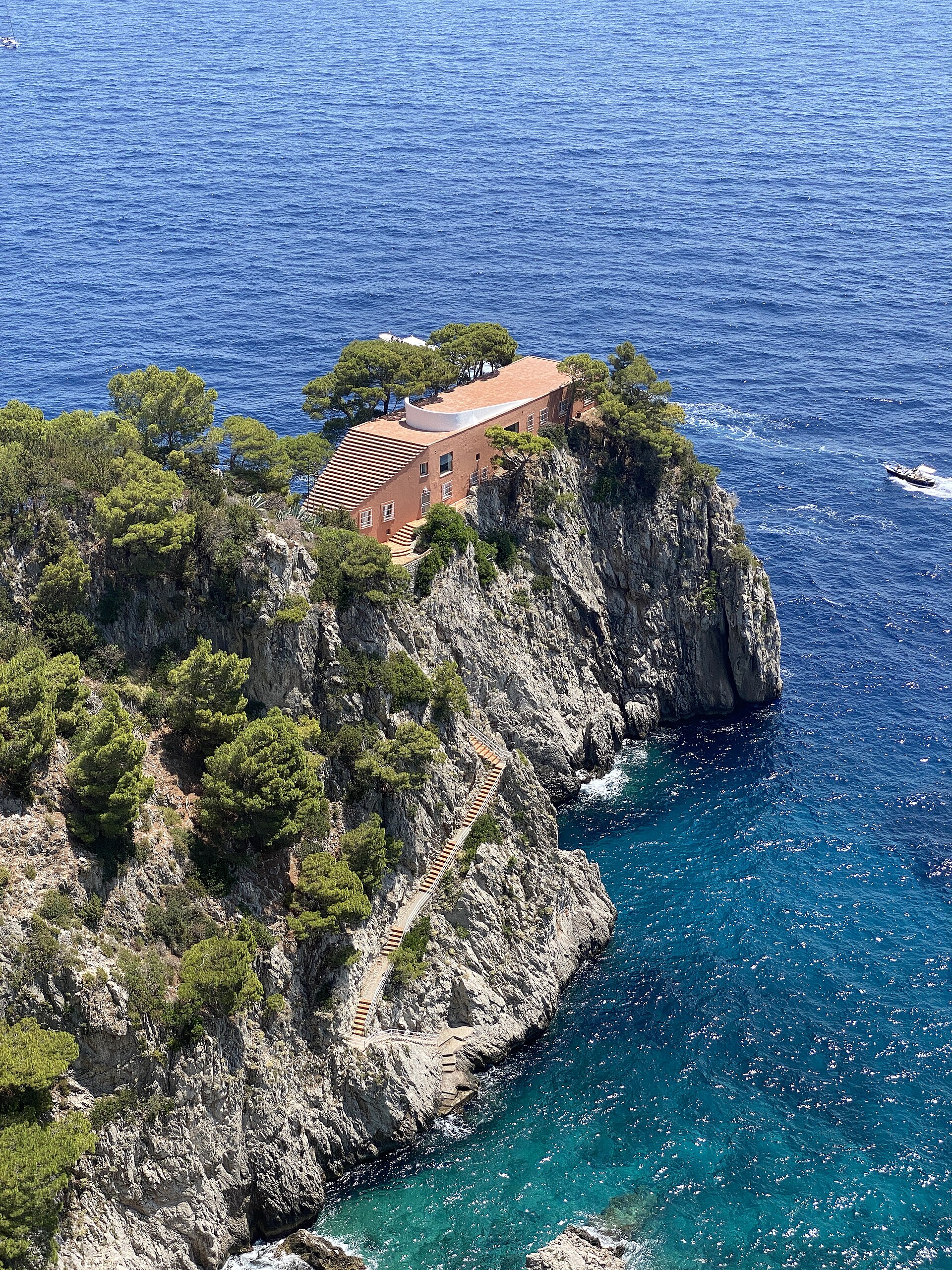 Casa Malaparte, Capri: Curzio Malaparte, 1937–42