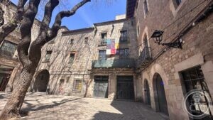 Plaça de Sant Felip Neri — Barcelona Plaça de Sant Felip Neri — Barcelona