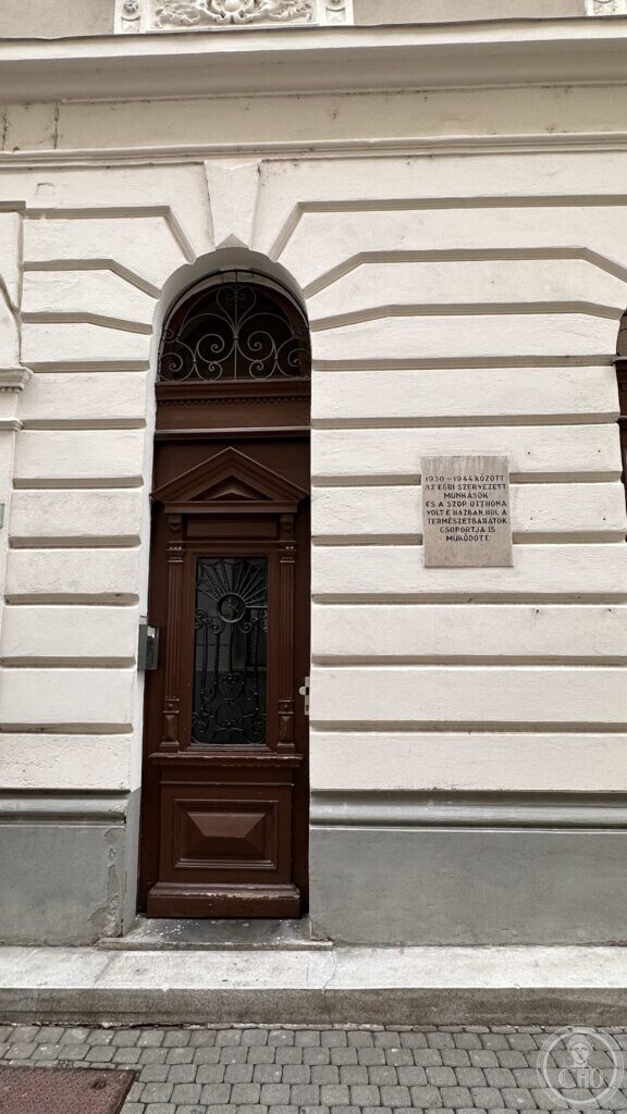 A plaque on Érsek utca, Eger: the house of the organised workers, 1930-1944