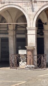 The Gobbo di Rialto: the stone Venice read its sentences from