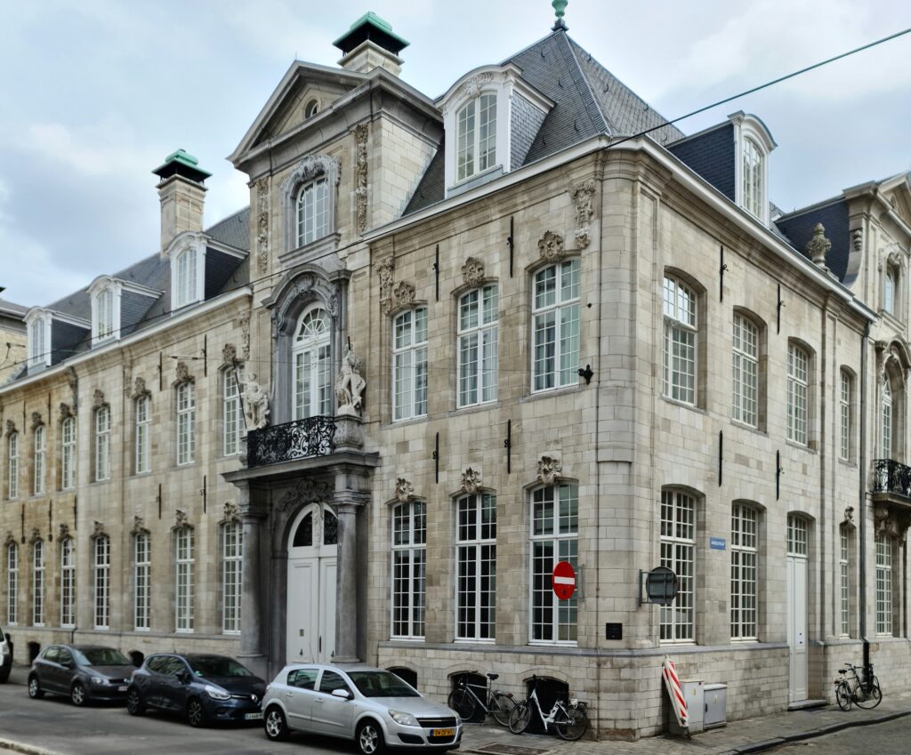 De Grooten Robijn, Antwerp — Van Baurscheit’s Rococo Town House Inside the Banque d’Anvers