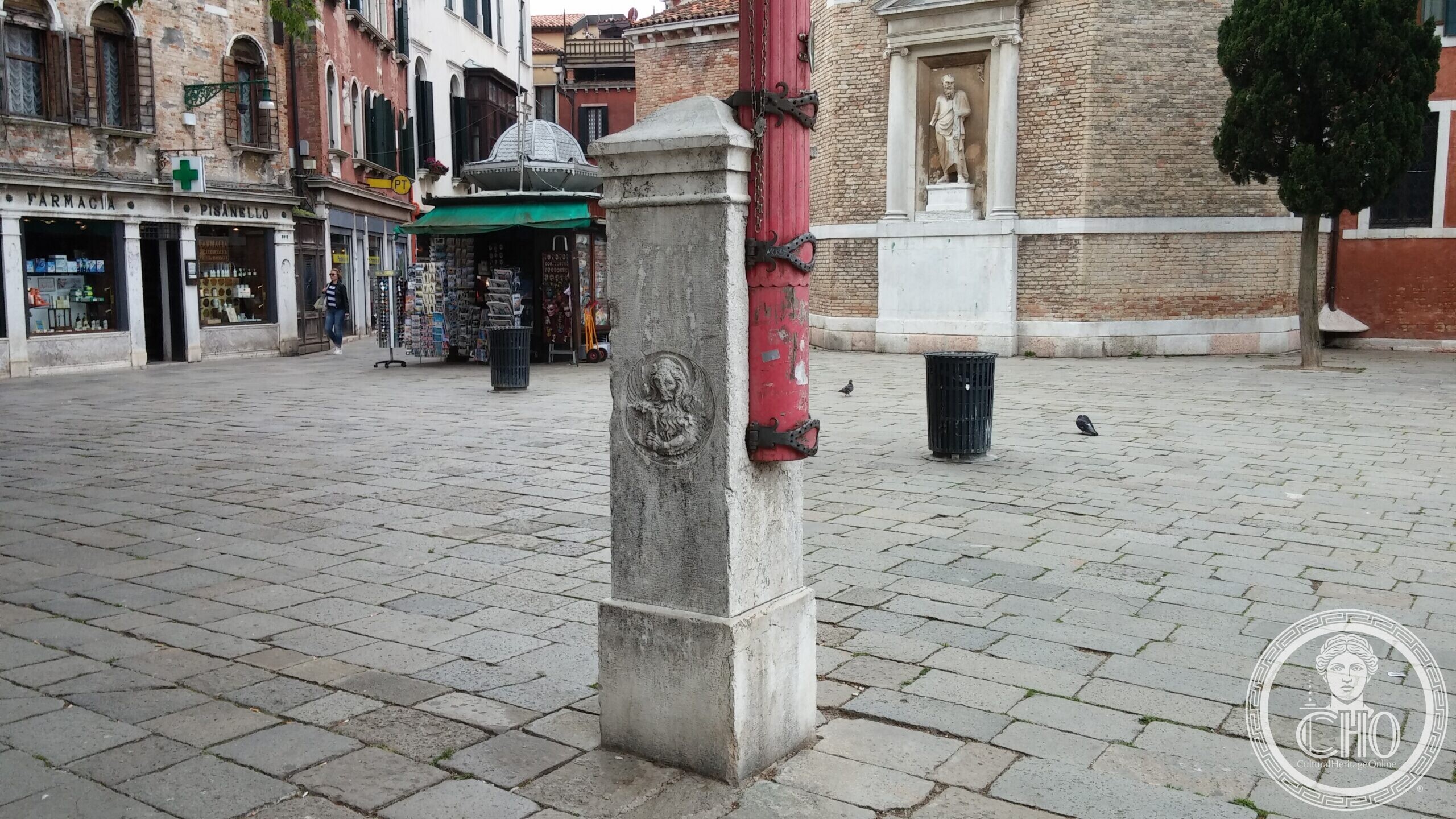 The marble plaque on Palazzo Bellavite recording that the poet Giorgio Baffo lived there, with Apollinaire quoted beneath