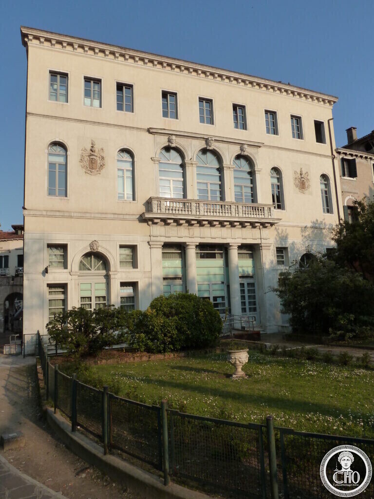 Palazzo Foresti Papadopoli — the Palace That Became an Open-Air School
