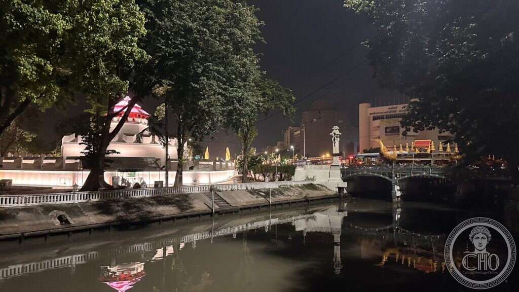 Mahakan Fort, Bangkok — the wall, the fort, and the neighbourhood that was behind it