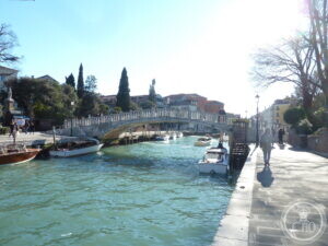 The bridge along the Rio Novo