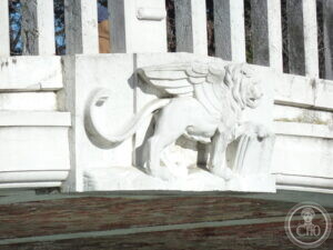 The lion of Saint Mark on the parapet