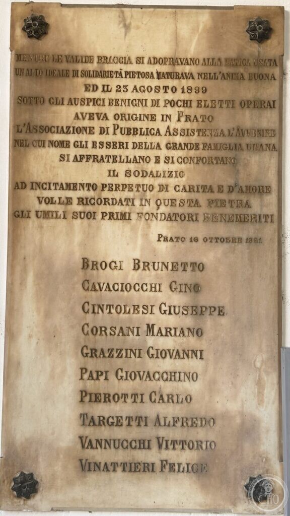 A marble tablet listing ten names of the founders of the society, dated Prato 16 October 1921