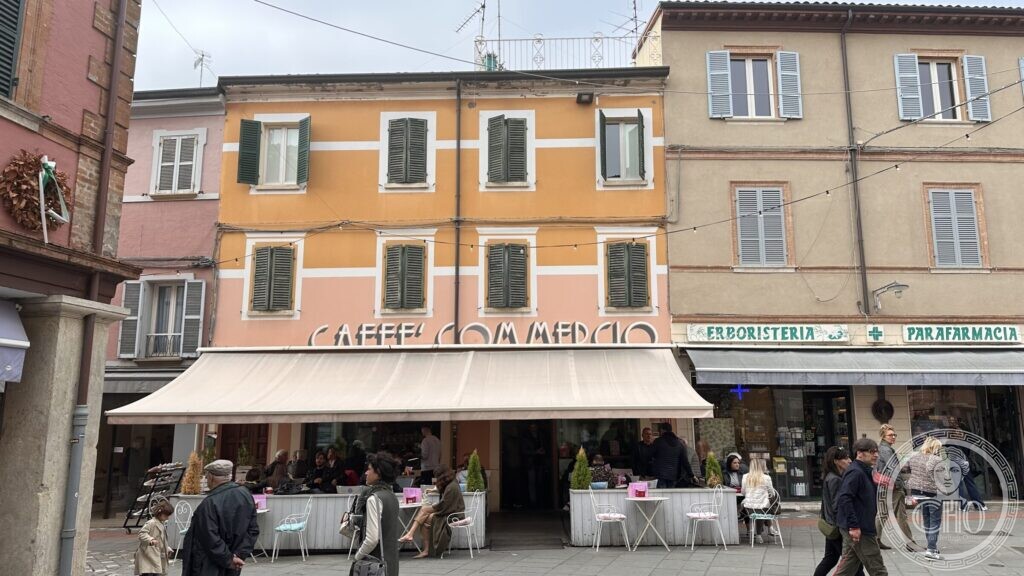 How a small town writes its own name: the shop lettering of Santarcangelo di Romagna How a small town writes its own name: the shop lettering of Santarcangelo di Romagna