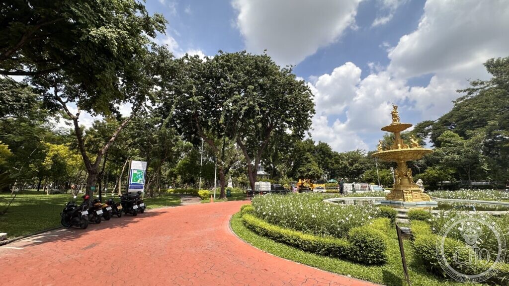 Saranrom Park, Bangkok — the palace garden that became a public park