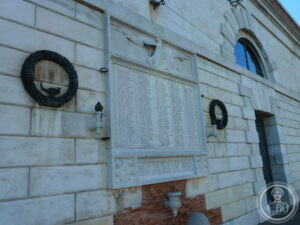 Memorial to the Fallen of the Guardia di Finanza — Punta della Dogana, Venice – Virtual Tour 360°