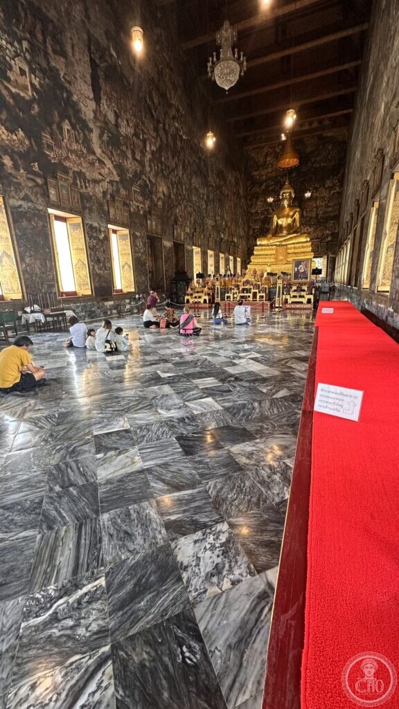 Wat Suthat Thepwararam, Bangkok — the hall of the eighty disciples