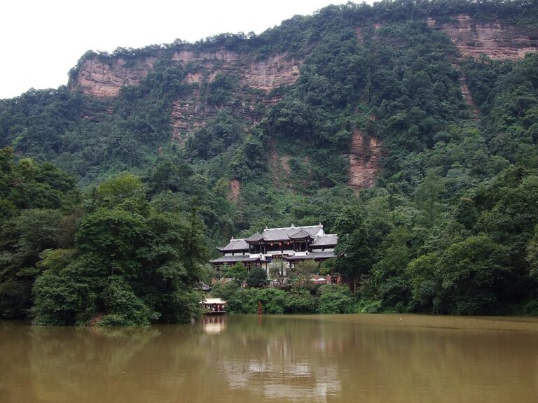 Mount Qingcheng & Dujiangyan Irrigation: Guide