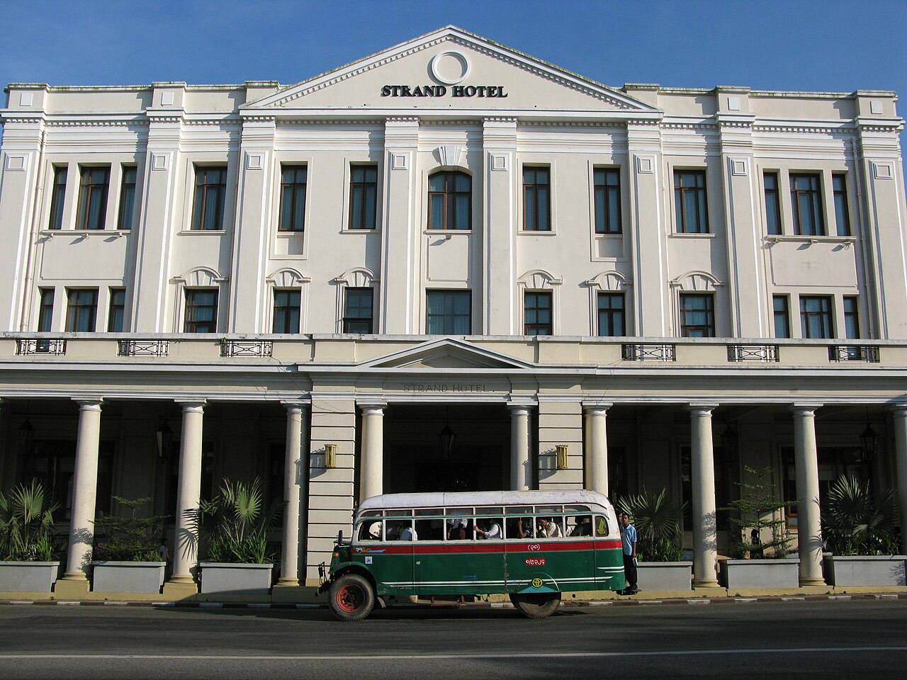 Strand Hotel, Yangon