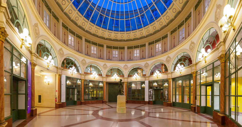 The glazed rotunda of the Galerie Colbert, with its ring of columns and a domed glass roof