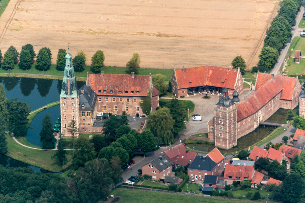 Schloss Raesfeld in North Rhine-Westphalia — exterior