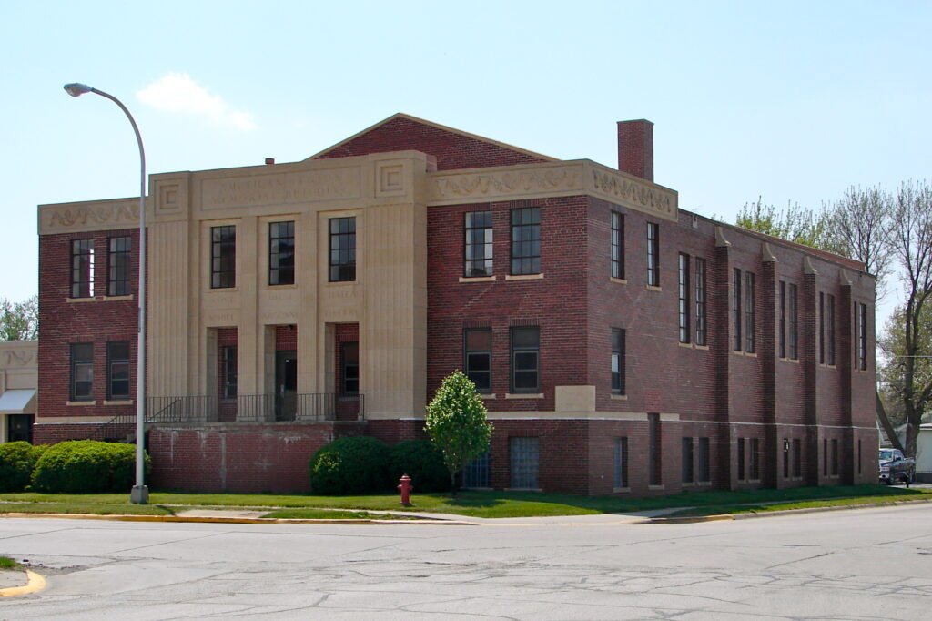 American Legion Memorial Building (1929–1930), Atlantic, Iowa