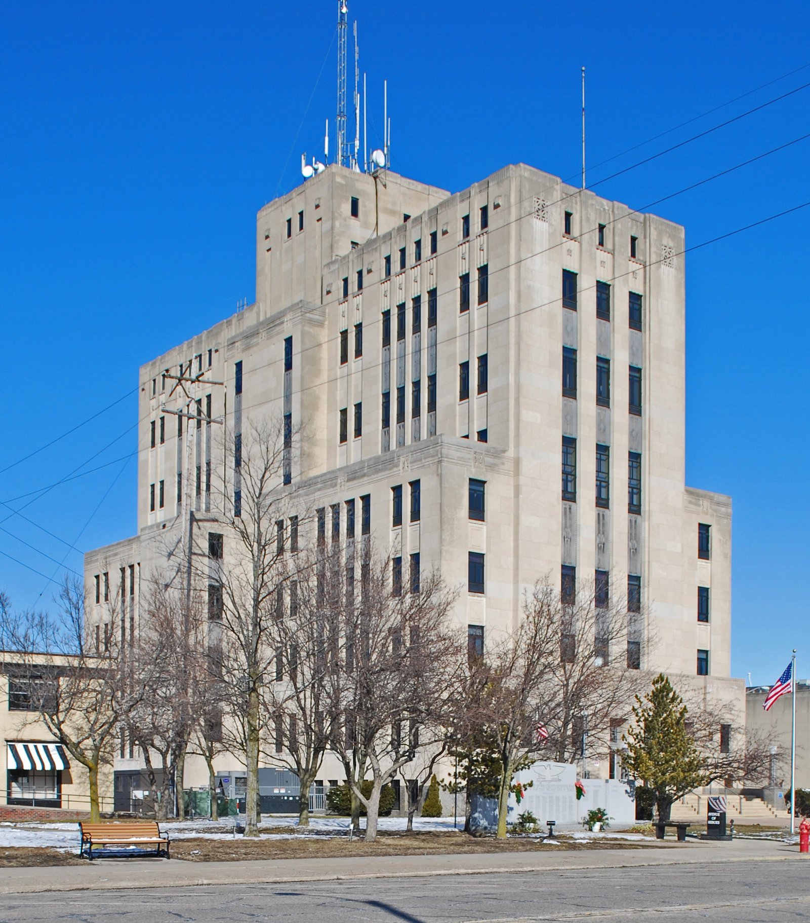 Bay County Building (1933-1934), eight-story Art Deco courthouse in limestone and granite, Bay City, Michigan.