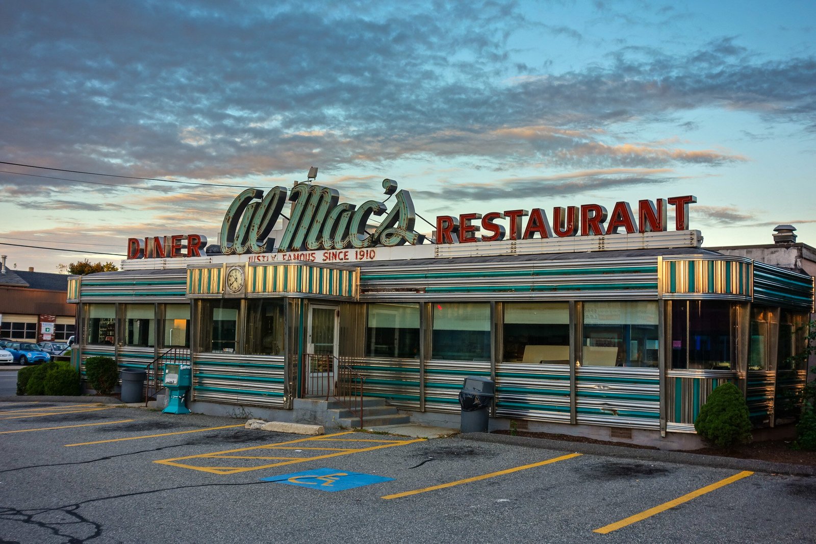 Al Mac's Diner-Restaurant Art Deco stainless-steel diner car on President Avenue, Fall River, Massachusetts